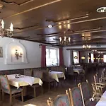 ホテル リンデ ヴェルグル