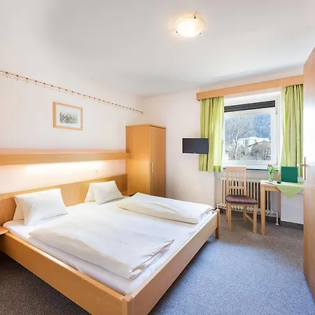 Hotel Linde 3*